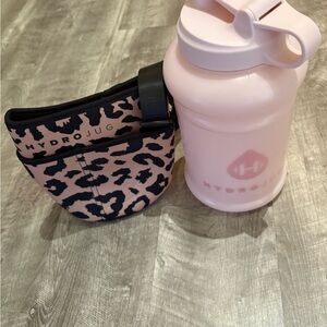 HydroJug Light Pink Bottle with Leopard Print Sleeve